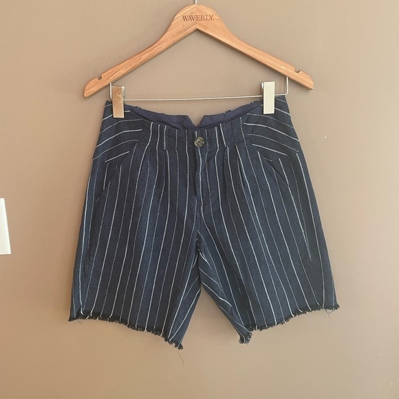 NWT Free People Linen Cotton Stripe Raw Hem Shorts in Navy Size 0 - Picture 1 of 4